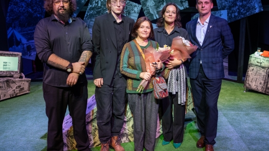 Премьера спектакля «День рождения мамы» - иллюстрация новости Мурманского областного драматического театра