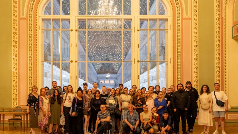  Успешный старт гастролей мурманчан в Петербурге! Аншлаг на «Зойкиной квартире»! - иллюстрация новости Мурманского областного драматического театра